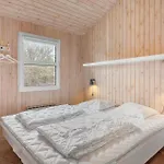 Semesterbostad Amazing In With Sauna Hjørring