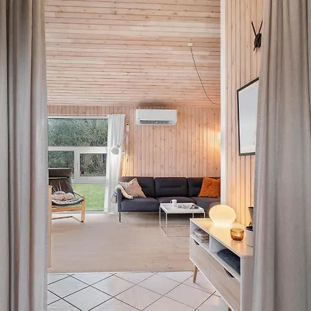 Ferienhaus Gorgeous In With Sauna *